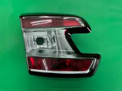 Lámpara trasera izquierda portón 265550028R Renault Megane III