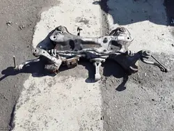 Hyundai I-40 Apukehys OEM 624013Z100