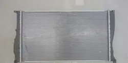 Radiateur BMW OEM 778890307 pour Série 1 E88 2010