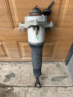 Ammortizzatore anteriore destro Audi A8 D3 4E0616040AG