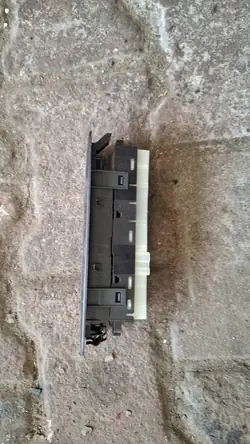 NISSAN QASHQAI I J10 Fensterheber Schalter Links Vorne 25401BB60B