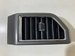 Cadre de grille d'aération droit OEM FL3B-19893-A