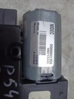 Ford Fusion taklucka motor OEM 10021444C - Begagnad