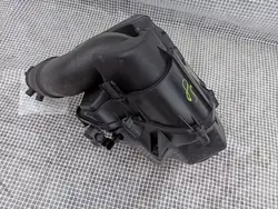 AUDI A8 D3 S8 5.2 FSI V10 Ilmansuodattimen Kotelo 4E0129620D