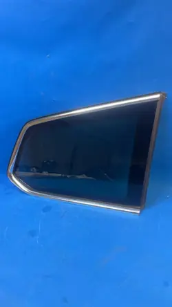 Karosserieglas Links OEM 3G9845298 CH für VW Passat B8