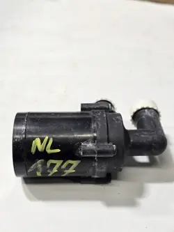 Pompe à eau BMW OEM 9019504A pour G30 G31 G38