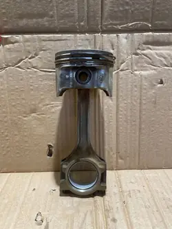Pistão Ford Fiesta OEM AWJ1622 - Estado Usado