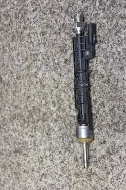 Injecteur BMW F10 F20 2.0 4804346