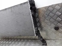 Renault Laguna Koelradiator 2011 2000td h9418006