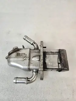 EGR-jäähdytin OEM 32240785 Volvo XC90 2.0L:lle