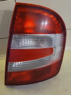 Lámpara trasera derecha Skoda Fabia 1 I Hatchback