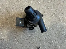 Pompe de circulation d'eau BMW OEM 9230233 - Occasion