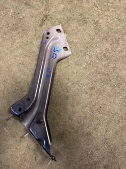 Support d'aile avant gauche Audi Q5 8R OEM 8R0821135