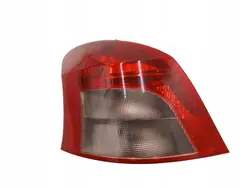 Luz Trasera Izquierda Toyota Yaris II 81561-0D110