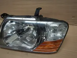 Phare gauche Mitsubishi Pajero III 082141159L