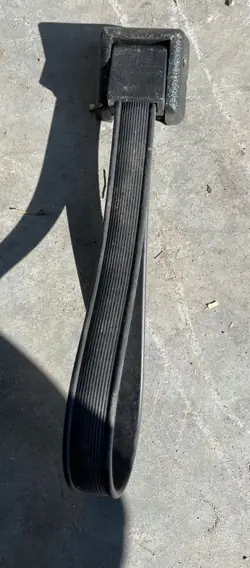 Puxador de porta-malas Volkswagen usado OEM 7H0829621