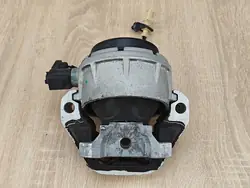 OE VAG Moottorin tuki Audi A6, A7, A8 10-