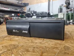 Jeep CD/DVD-vaihtaja OEM P56038579AB - Käytetty