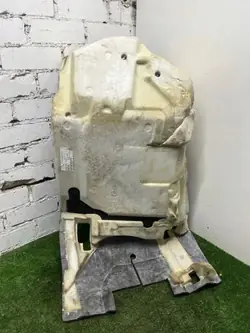Gebrauchter Vorderer Rechter Teppich OEM A1676801800 Mercedes W167
