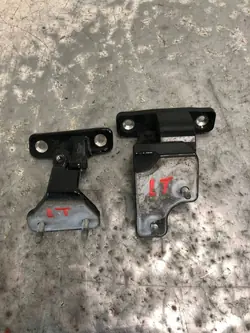 Dobradiça Porta Traseira Esquerda OEM APU27585 Mercedes W205