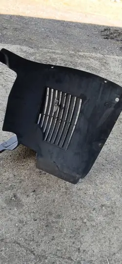Porsche Panamera etu oikea lokasuoja OEM 970504124