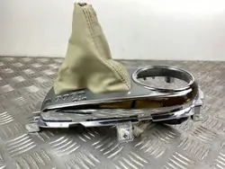 Vaihteenvalitsimen suojuskehys OEM P13772B33000 Infiniti