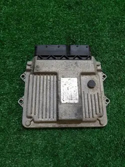 Moottoritietokone OEM 51862582 Fiat Doblo 2 1.3 CDTI:lle