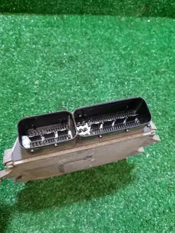 Moottoritietokone OEM 51862582 Fiat Doblo 2 1.3 CDTI:lle