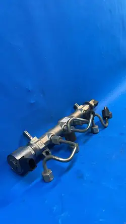 Rail d'injection OEM 04L089 G pour VW Passat B8