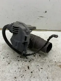 Pakoputken läppä OEM 147B08010R Renault Megane IV:lle