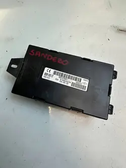 RENAULT SANDERO BCMX90V7 Styrenhet 8201279201