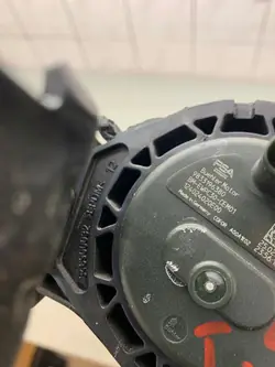 Pompe à eau OEM 9833196380 pour Citroen C4 III