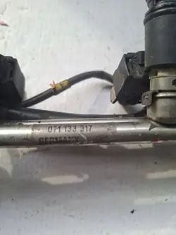 Inspuitrail OEM 071133317 voor VW Passat B5 2.3 V5