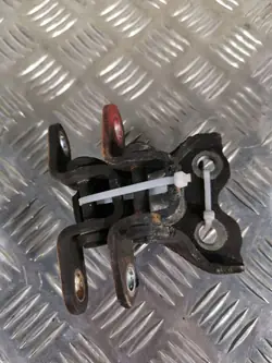 Kia OEM FBZ3047 Voordeur Scharnieren - Gebruikt