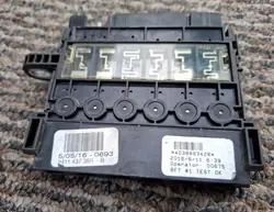 OEM 241143738R Akun sulakemoduuli Renault Megane IV:lle