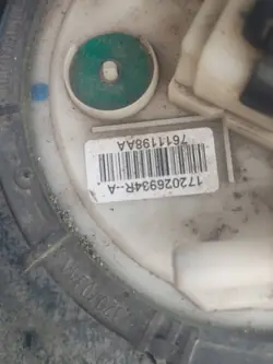 Bränsletank med pump Renault Master III 8200947534