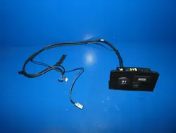 Tomada USB/AUX/12V Mercedes-Benz OE para CLS W218