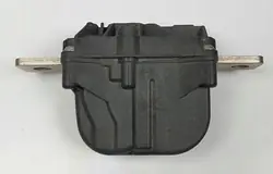 Tesla Pyrotekninen sulake OEM 1064689-00-J - Käytetty