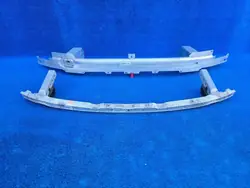 Oberer unterer Stoßfängerholm OEM QUA11798 BMW 5