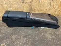 Keskikonsolin käsinoja OEM PODŁOKIETNIK W214 Mercedes