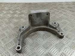 Jeepin laakerituki OEM 68375838