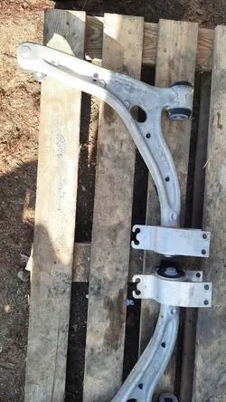 Bras de Suspension MERCEDES GLA X156 A1563300200 A1563300100