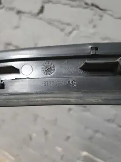 Chrysler Pacifica 2018 Bakrutslist OEM 68227296AC