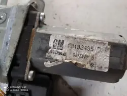 Lève-vitre avant gauche OPEL ZAFIRA B 13132435