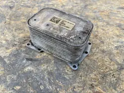Arrefecedor de óleo Mercedes AMG A2781880401 - Usado
