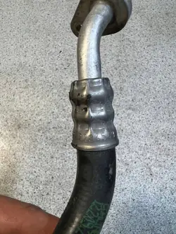 Conduit de refroidisseur d'huile BMW OEM 2284549