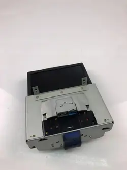 Volvo V70 II Navigationsskärm OEM 86734751 Begagnad