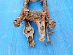 Poutre arrière avec bras Suzuki Grand Vitara II OEM