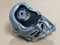 AUDI A6 C8 Moottorin Tuki Vasen 4M0199371HA