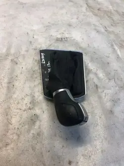 Pommeau de levier VW OEM 5NB713203A - État utilisé